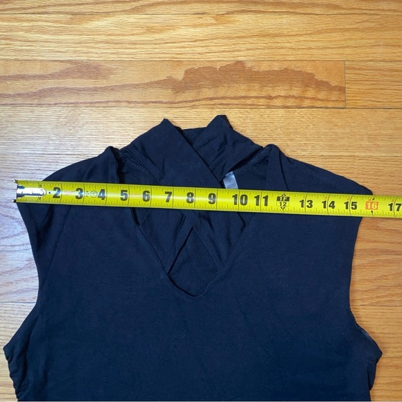 Tahari Women's Black Tank Top Size Small Cross Cross Design Dressy Tank Top - Picture 10 of 14